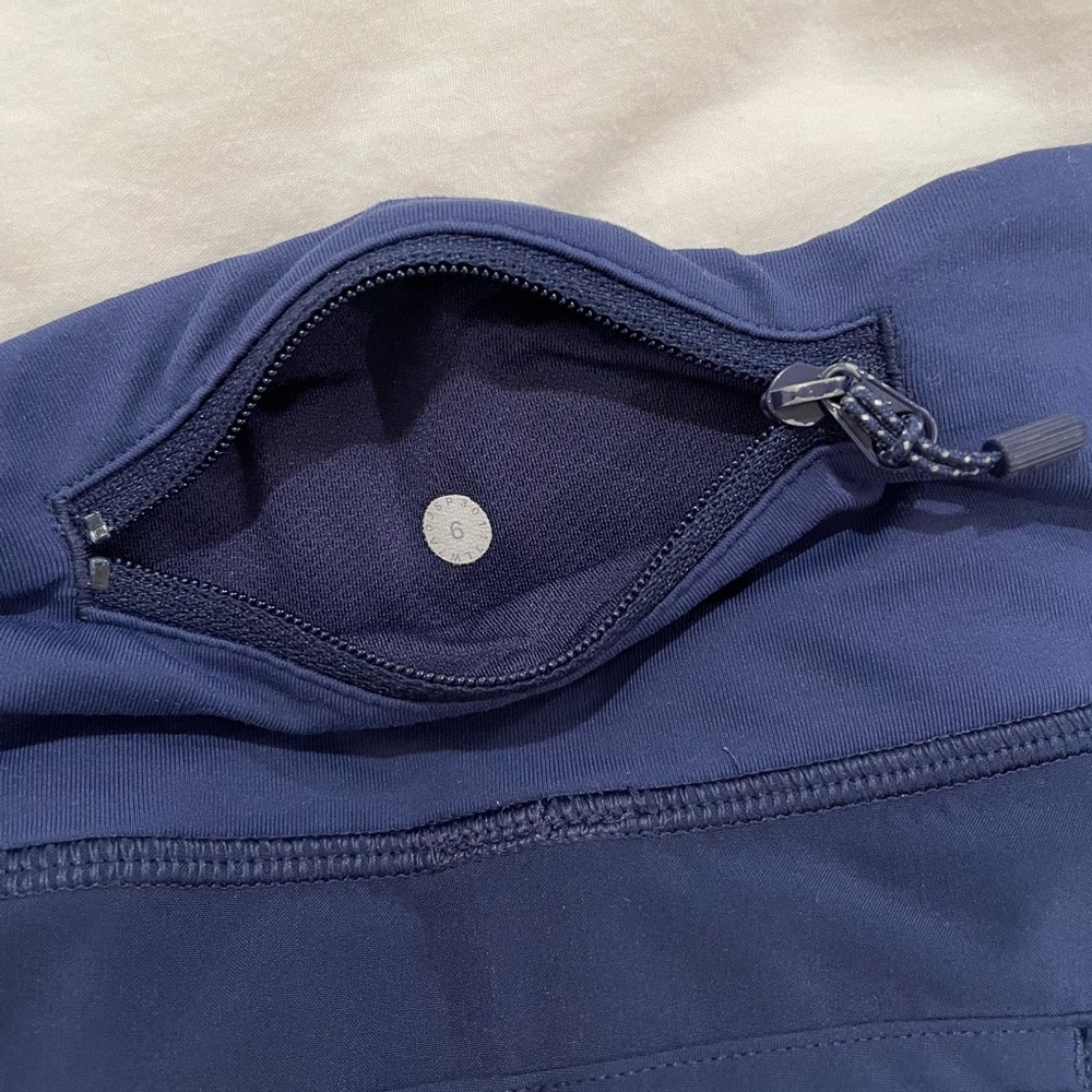 Lululemon Speed Up Shorts - Picture 4 of 9